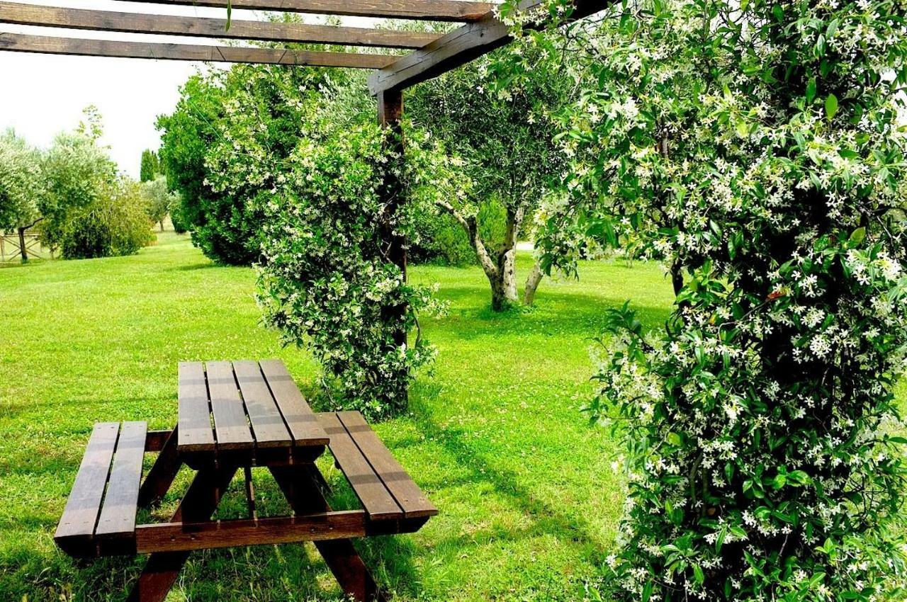 Casale Giacomini Bed & Breakfast Manciano Exterior photo