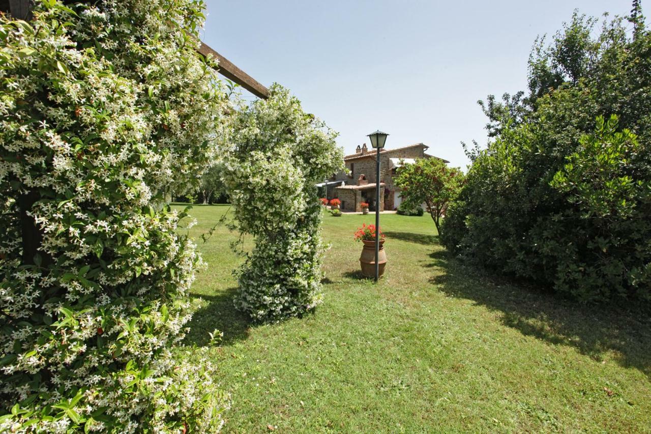 Casale Giacomini Bed & Breakfast Manciano Exterior photo